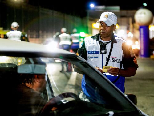 Lei Seca e trânsito no Réveillon: o que muda na virada do ano