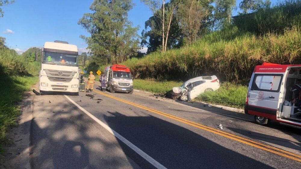 Acidente br 265 Barbacena Foto Divulgação Corpo de Bombeiros (2).jpg