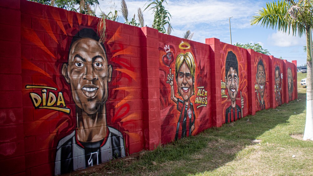 Dida, Alex Alves, Bebeto, Vampeta e David Luiz também foram homenageados pelo Vitória