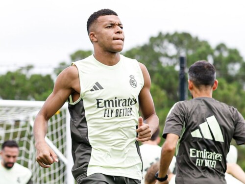 Kylian Mbappé durante treino do Real Madrid para o Mundial de Clubes da Fifa