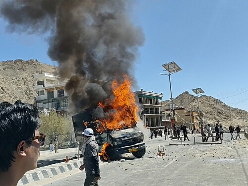 Protestos violentos da geração Z chegam a Ladaque, na Índia; saiba tudo