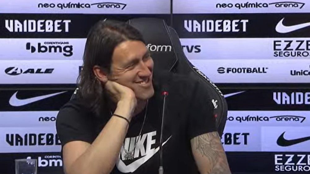 Cássio sorriu ao ser perguntado pela Itatiaia sobre o acerto com o Cruzeiro