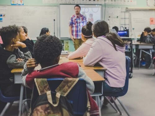 Oito em cada 10 professores não pretendem mudar de profissão