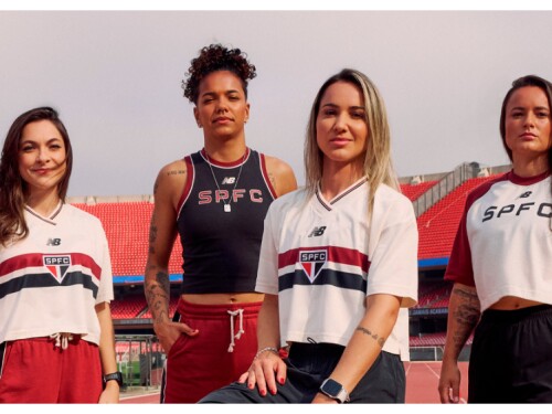 Jogadoras Camilinha, Carlinha e Crivelari, junto com a influenciadora e torcedora Gabi Martins, em lançamento da linha casual do São Paulo