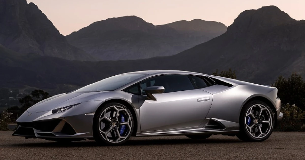 Lamborghini de Diogo Jota custa mais de R$ 4 milhões e passa dos 320 km/h
